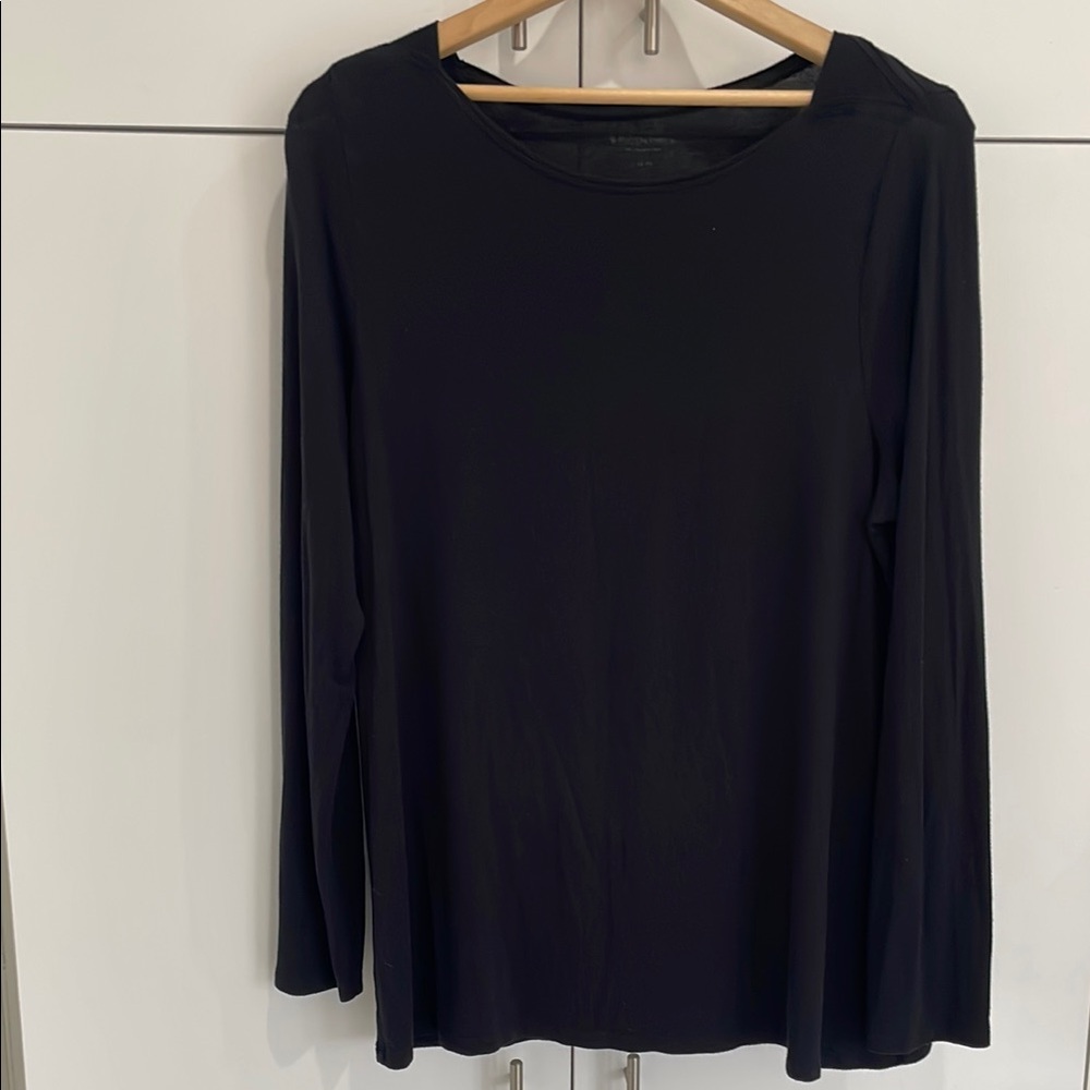 Women's Black Long Sleeve Top